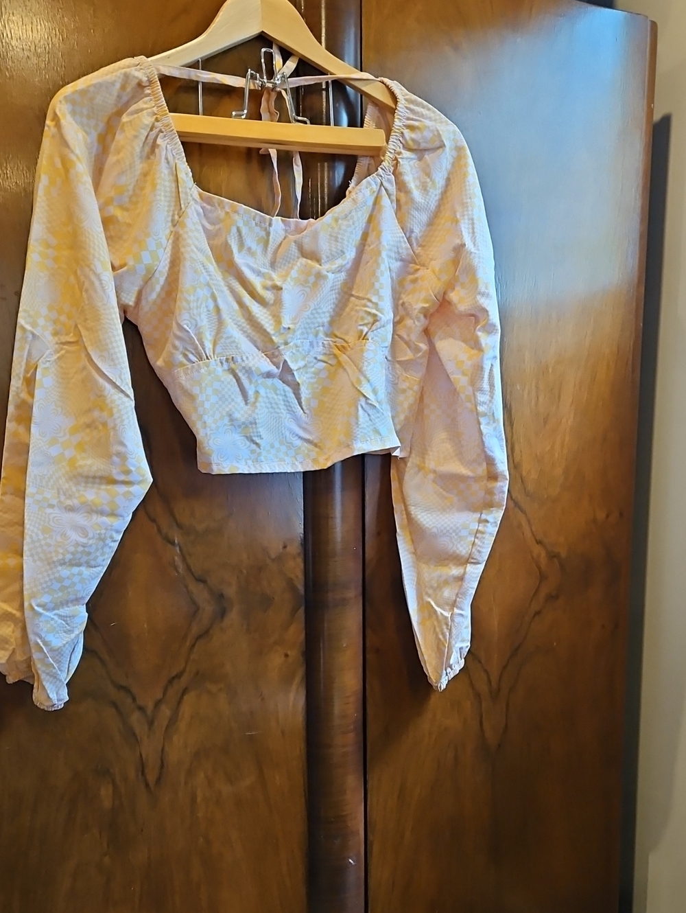 Women's Pale Yellow Long-Sleeve Crop Top - Size XL